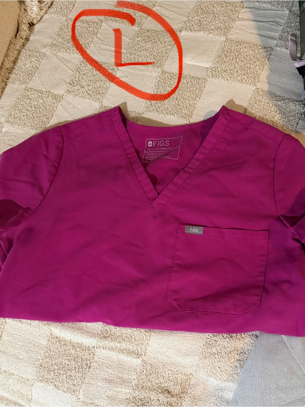 Figs V-neck Scrub Top in Magenta